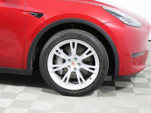 Used 2022 Tesla Model Y Long Range image 17