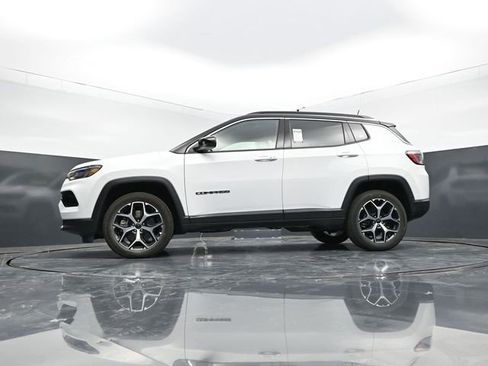 Used 2026 Jeep Compass Limited AWD/4WD image 39