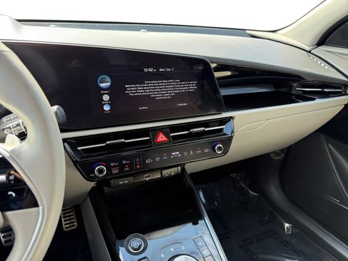 Used 2024 Kia Niro Wave FWD image 12