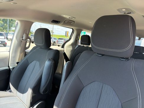 Used 2023 Chrysler Voyager LX FWD image 24