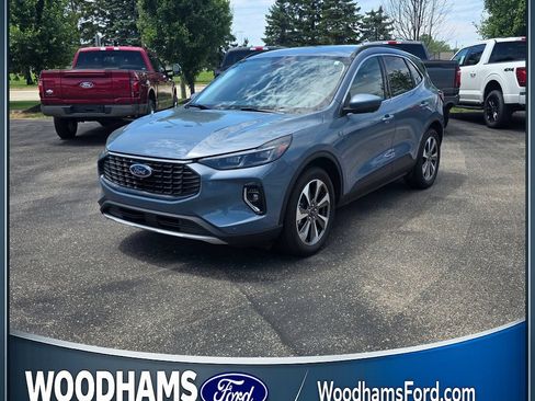 Certified 2023 Ford Escape Platinum AWD/4WD image 1