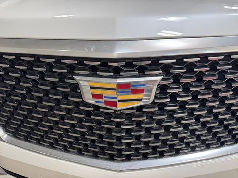 Used 2024 Cadillac Escalade Luxury AWD/4WD image 23