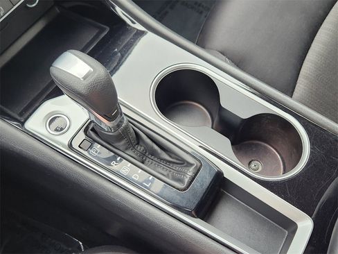 Used 2024 Nissan Altima 2.5 SV image 10