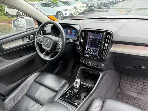 Used 2023 Volvo XC40 B5 Ultimate w/ Protection Package Premier AWD/4WD image 18