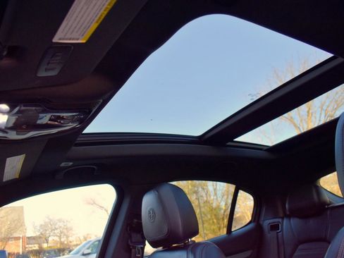 Used 2018 Alfa Romeo Stelvio Ti Sport image 18