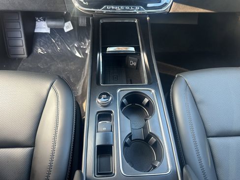 New 2026 Lincoln Corsair Premiere image 15