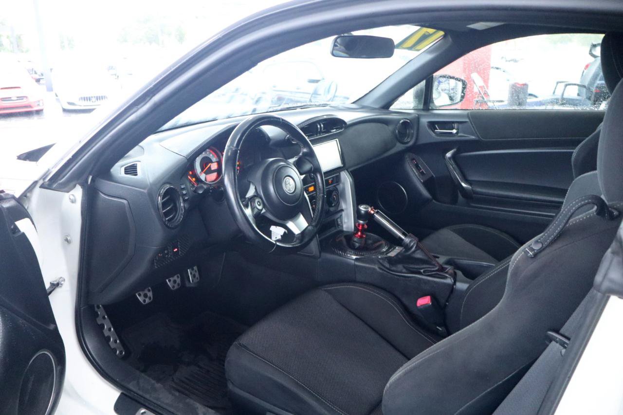 Used 2017 Toyota 86 RWD image 16