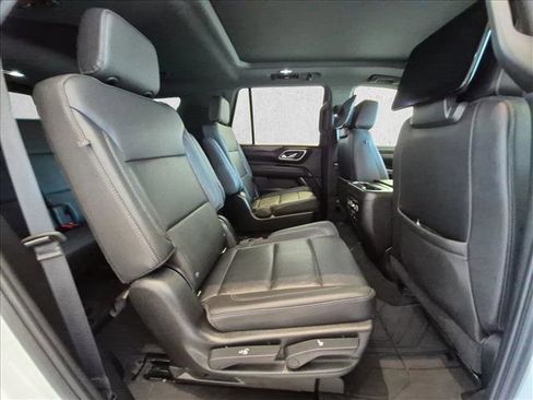 Used 2021 Chevrolet Tahoe Z71 w/ Luxury Package AWD/4WD image 24
