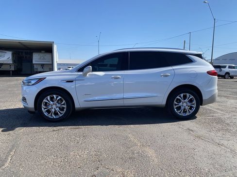 Used 2019 Buick Enclave Avenir w/ Avenir Technology Package FWD image 3