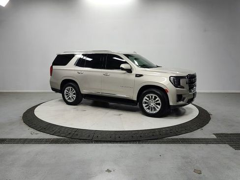 Used 2021 GMC Yukon SLT w/ SLT Luxury Plus Package image 1