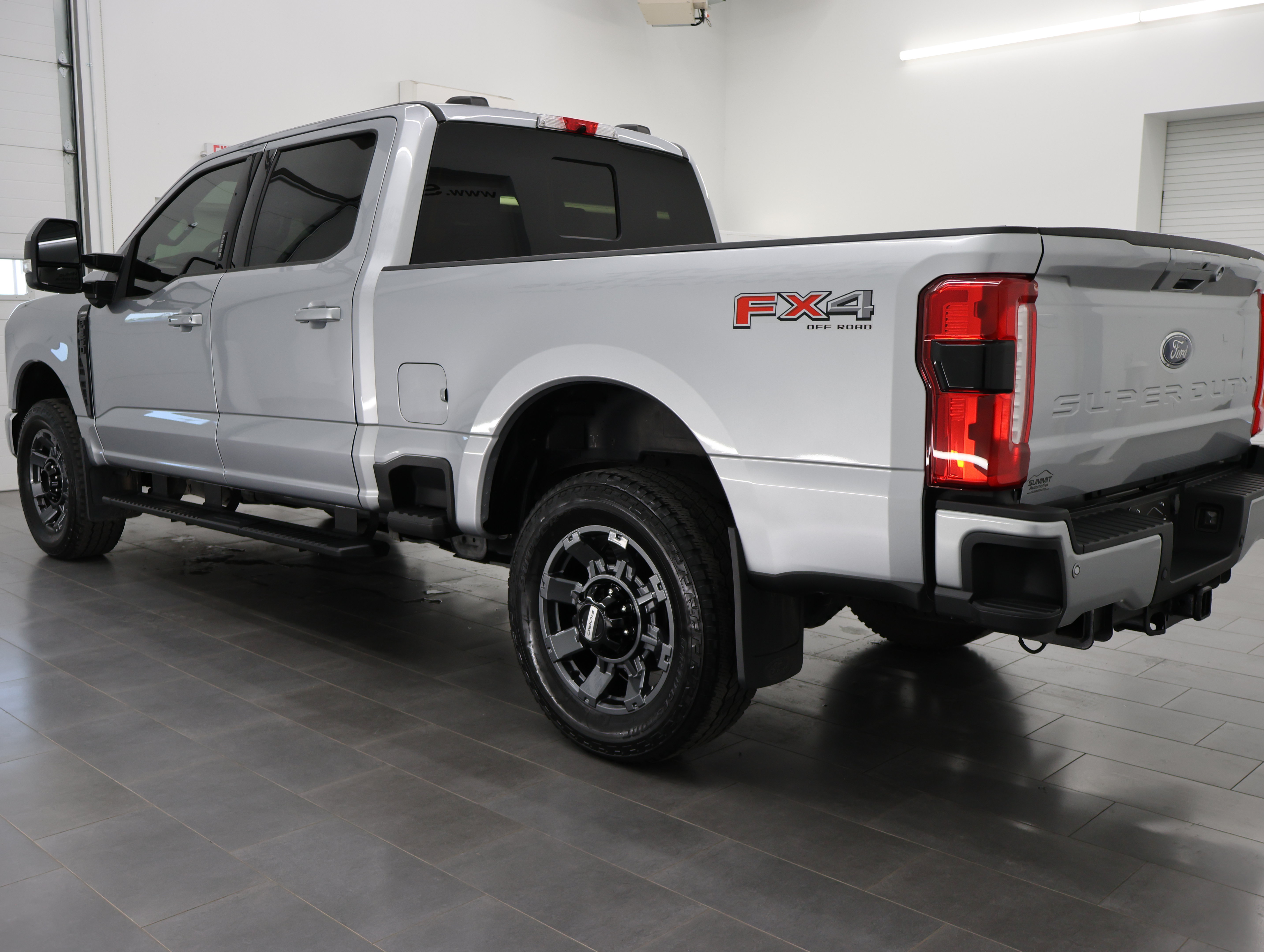 Used 2023 Ford F350 Lariat w/ Lariat Ultimate Package AWD/4WD image 6