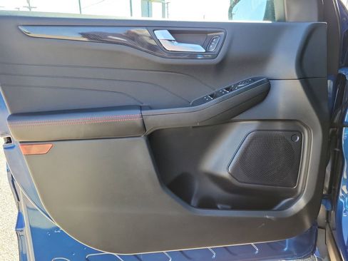 Used 2023 Ford Escape ST-Line w/ Tech Pack #1 AWD/4WD image 17