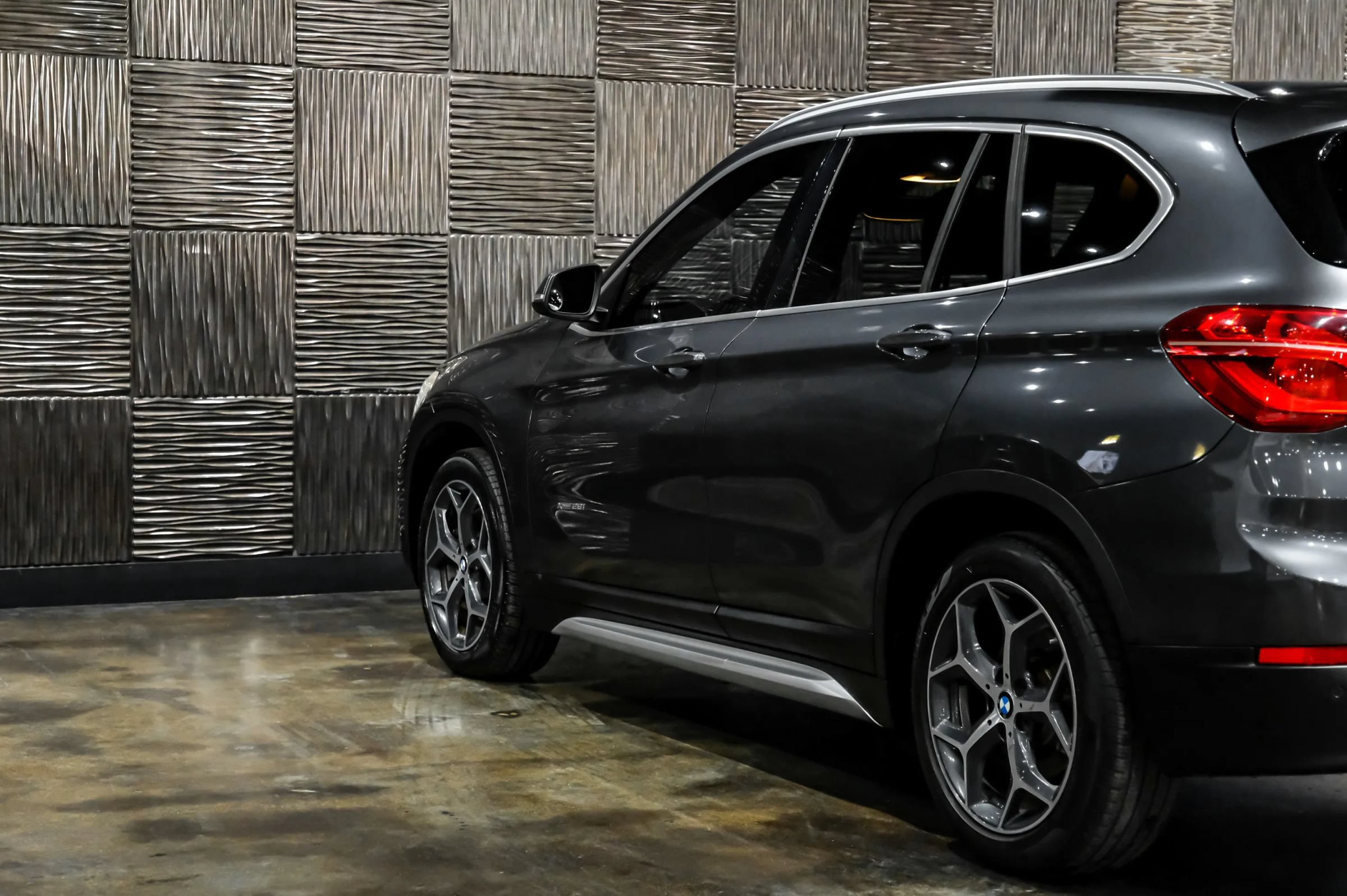 Used 2017 BMW X1 xDrive28i AWD/4WD image 13