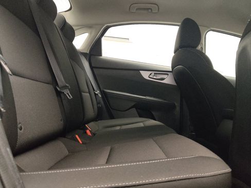 Used 2022 Kia Forte LXS FWD image 19