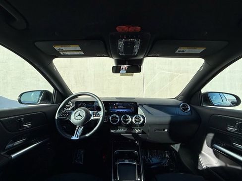 Used 2025 Mercedes-Benz GLA 250 GLA 250 image 6