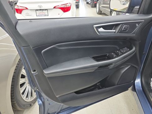 Used 2019 Ford Edge Titanium AWD/4WD image 12
