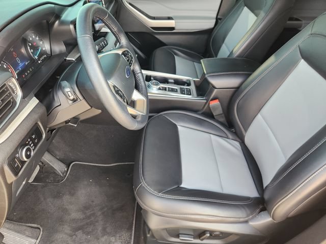 Used 2023 Ford Explorer XLT w/ Equipment Group 202A RWD image 13