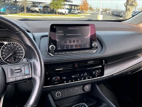 Used 2021 Nissan Rogue SV image 7