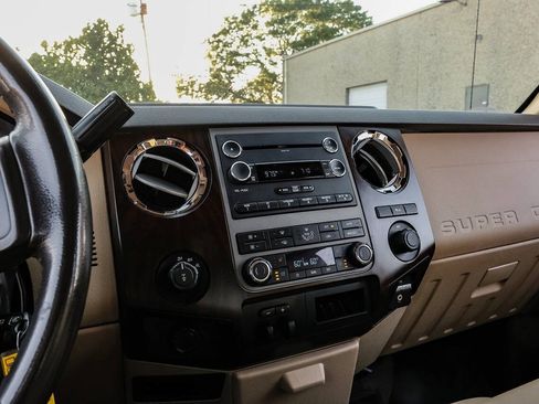 Used 2012 Ford F250 Lariat w/ Lariat Interior Pkg AWD/4WD image 28