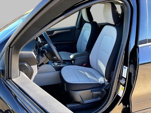 Used 2025 Ford Escape Active AWD/4WD image 14
