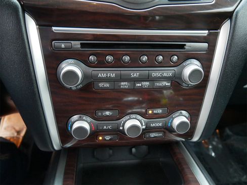 Used 2015 Nissan Pathfinder SL w/ SL Premium Package image 17