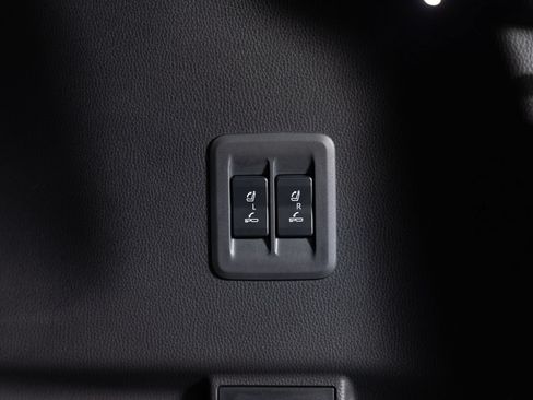 Used 2025 Lexus GX 550 w/ Cold Area Package AWD/4WD image 25