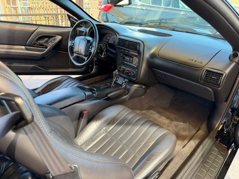 Used 2000 Chevrolet Camaro Z28 w/ SS Performance/Appearance Pkg image 18