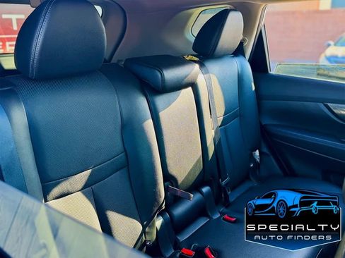 Used 2016 Nissan Rogue SL w/ SL Premium Package FWD image 13