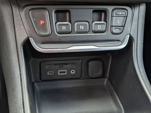 Used 2020 GMC Terrain SLT FWD image 17