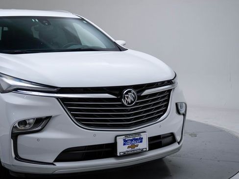 Used 2024 Buick Enclave Premium image 16