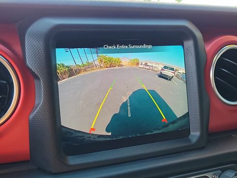 Used 2021 Jeep Wrangler Unlimited Rubicon w/ Xtreme Recon 35" Tire Package image 24