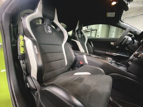 Used 2020 Ford Mustang Shelby GT500 w/ Technology Package image 25