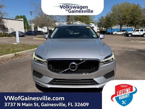 Used 2021 Volvo XC60 T5 Momentum w/ Protection Package Premier image 1