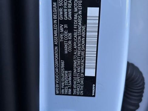 Used 2025 Volvo XC40 B5 Core image 25