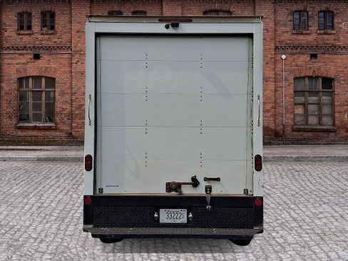 Certified 2022 Ford Transit 350 DRW RWD image 5