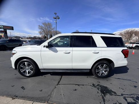 Used 2023 Ford Expedition XLT image 7