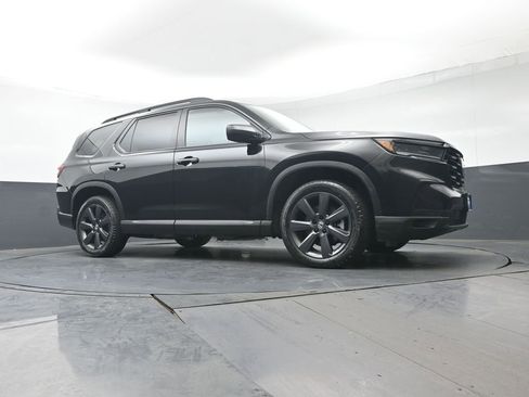 Certified 2025 Honda Pilot Sport image 36