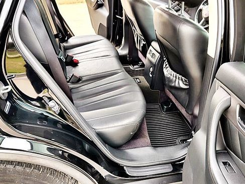 Used 2014 INFINITI QX70 2WD w/ Premium Package image 17