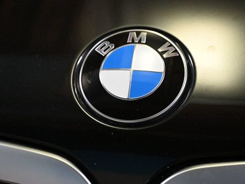 Used 2024 BMW X7 xDrive40i w/ Premium Package AWD/4WD image 18