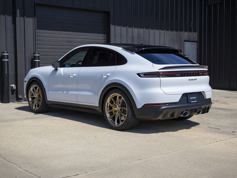 New 2026 Porsche Cayenne Turbo GT image 7