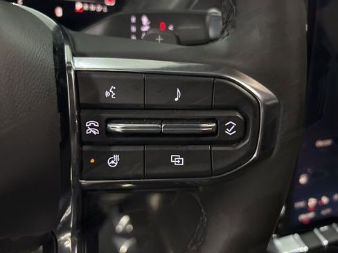 Used 2025 GMC Yukon Denali w/ Denali Reserve Package image 28