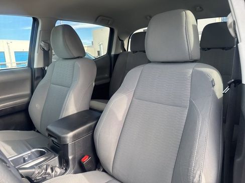 Used 2019 Toyota Tacoma SR image 16