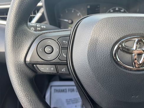 Used 2025 Toyota Corolla LE image 29