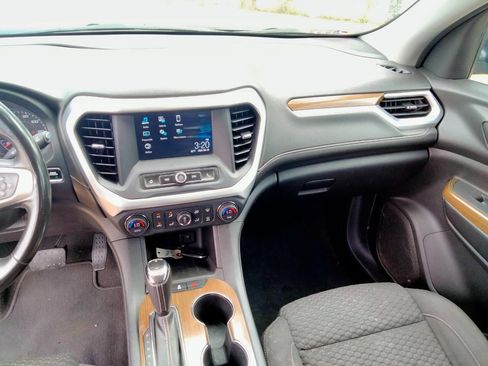 Used 2019 GMC Acadia SLE image 17