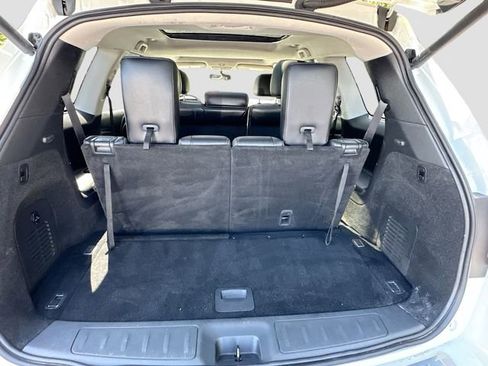 Used 2019 Nissan Pathfinder Platinum image 28