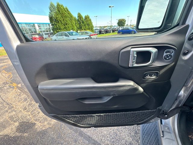 Used 2019 Jeep Wrangler Unlimited Sahara AWD/4WD image 11