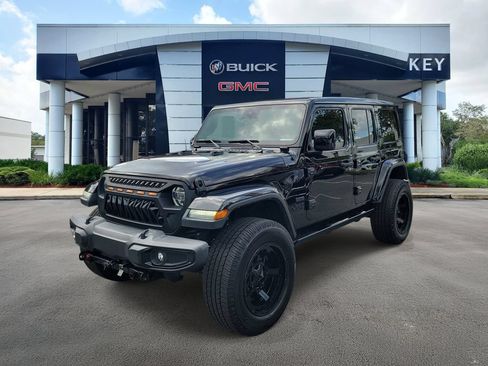 Used 2020 Jeep Wrangler Unlimited Sahara AWD/4WD image 2