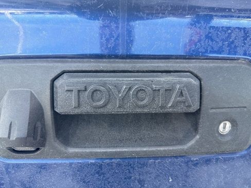 Used 2022 Toyota Corolla Cross LE image 6