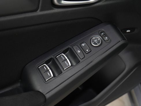 Used 2023 Honda Civic LX image 18