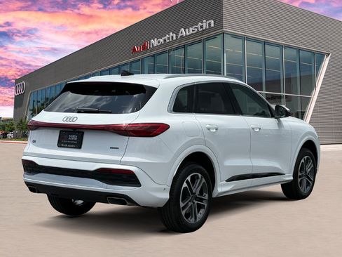 Certified 2025 Audi Q5 Premium w/ Convenience Package AWD/4WD image 7